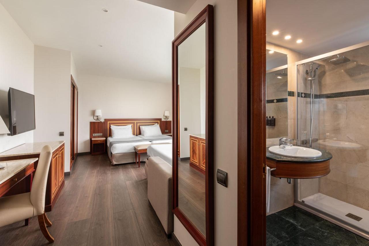 Hotel Eurostars Ciudad De 4*